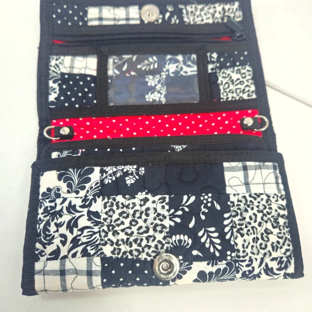 Donna Sharp Quilted Patchwork Wallet Black White Red Snap Close Organizer Clutch